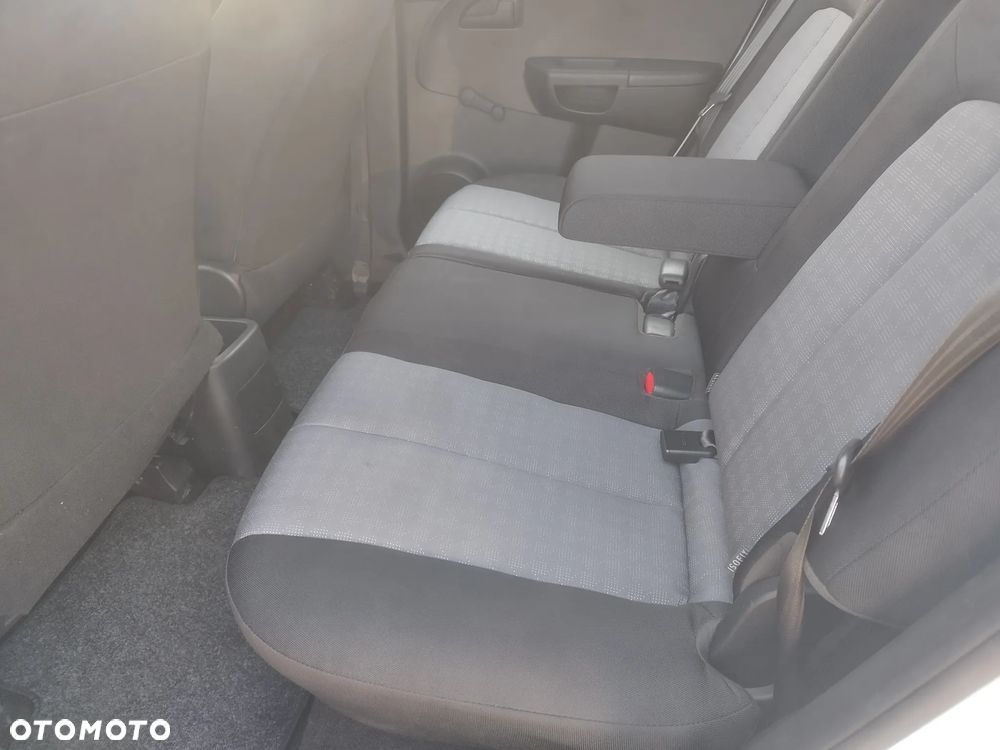 Kia Venga - 12