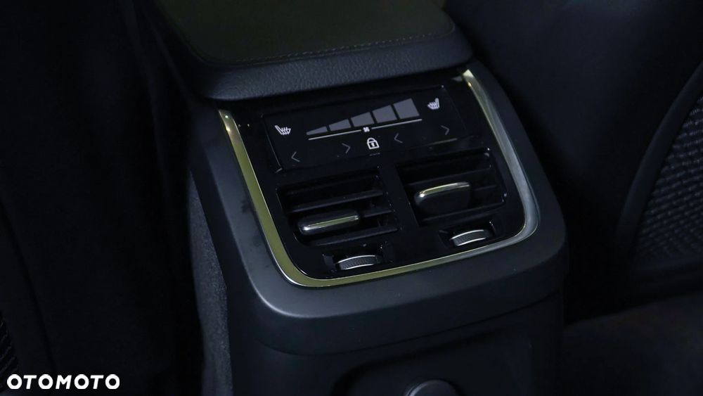 Volvo XC 90 T8 AWD Plug-In Hybrid Inscription 7os - 24