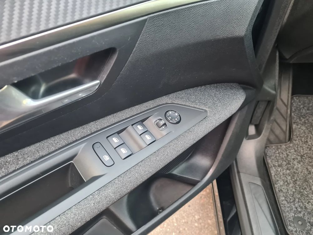Peugeot 3008 PureTech 130 Stop & Start GPF EAT8 Allure - 10
