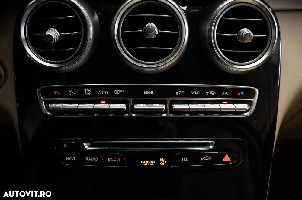 Mercedes-Benz GLC 250 4Matic 9G-TRONIC AMG Line - 17