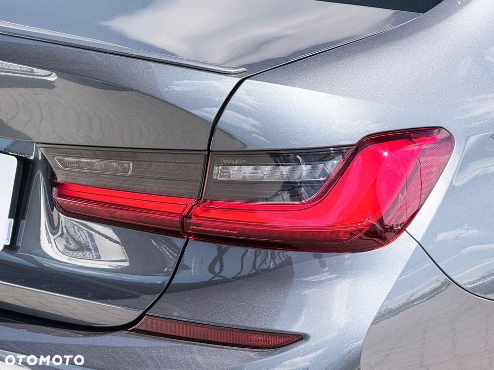 BMW Seria 3 330i xDrive M Sport sport - 10