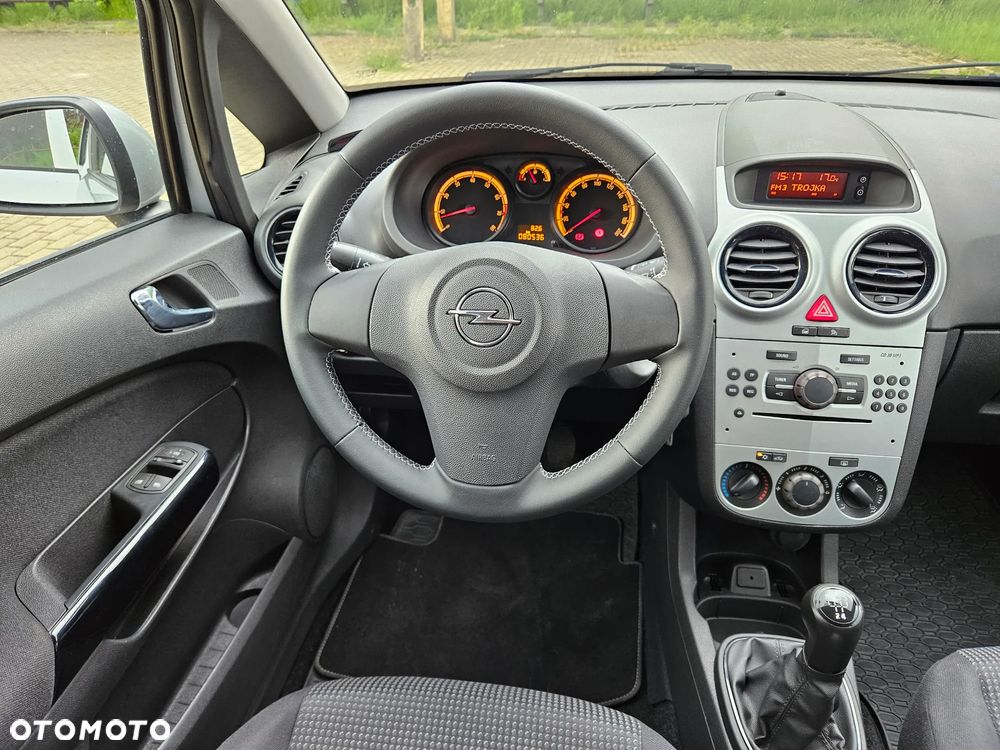 Opel Corsa 1.2 16V Essentia - 18