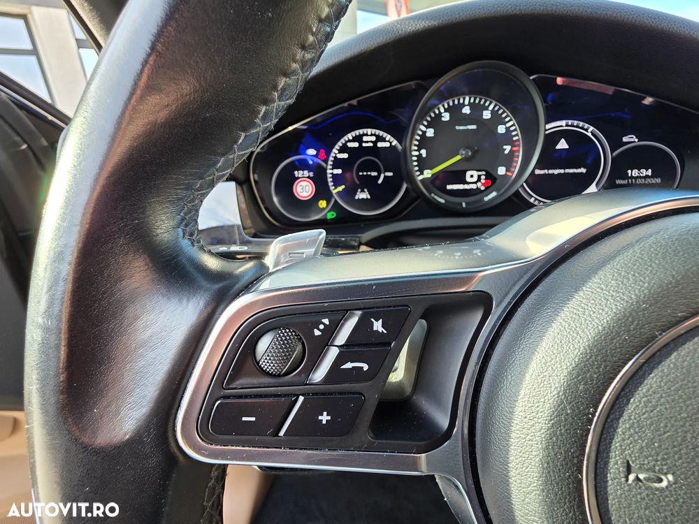 Porsche Cayenne - 26