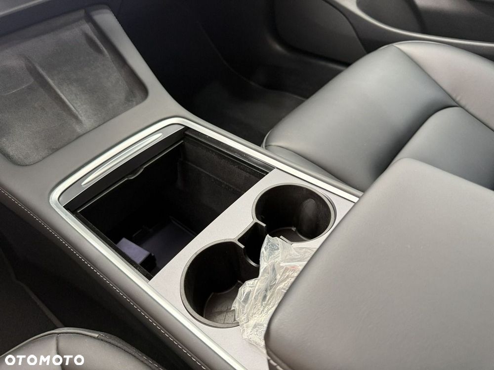 Tesla Model 3 - 17