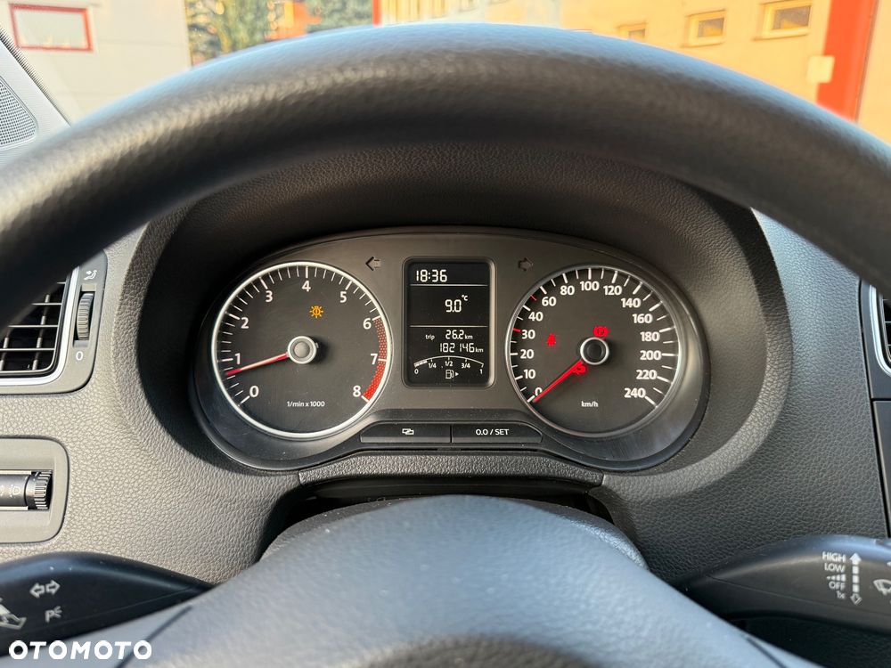 Volkswagen Polo 1.4 16V Trendline - 30