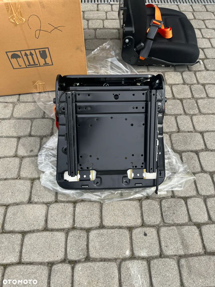 FOTEL PILOT F91 F92 F93 TYPU GRAMMER JCB HYSTER 1400 NETTO - 11