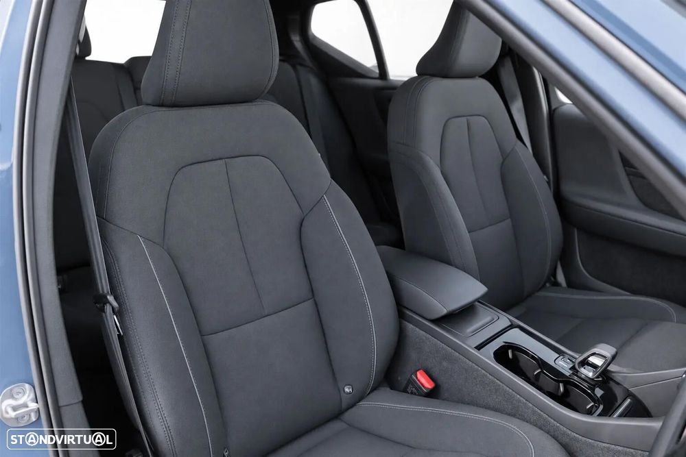 Volvo XC 40 Recharge Core - 12