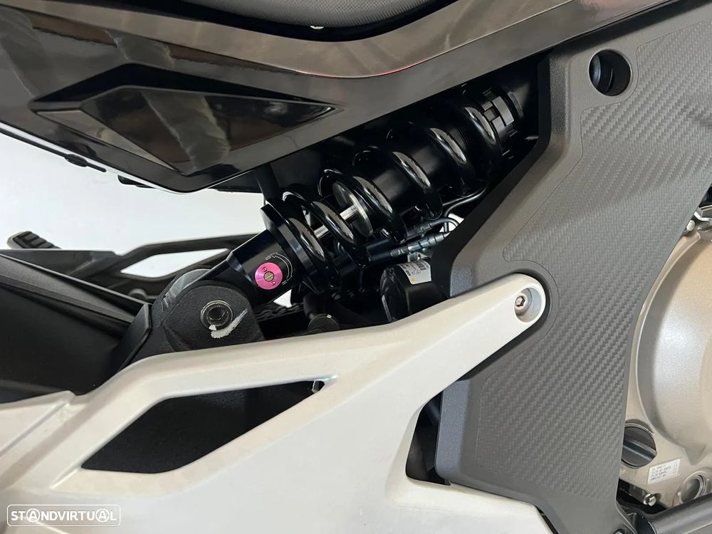 CF Moto 650MT - 10