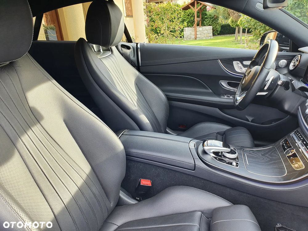 Mercedes-Benz Klasa E 400 4-Matic 9G-TRONIC - 24