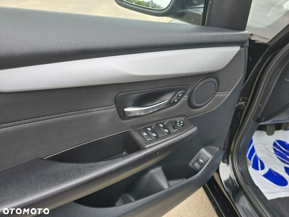 BMW Seria 2 218d Sport Line - 30