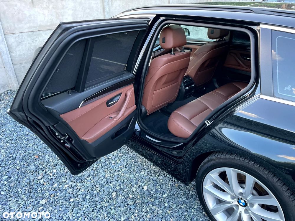 BMW Seria 5 520d xDrive - 16