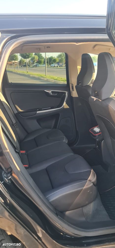 Volvo XC 60 2.4D AWD Momentum - 10
