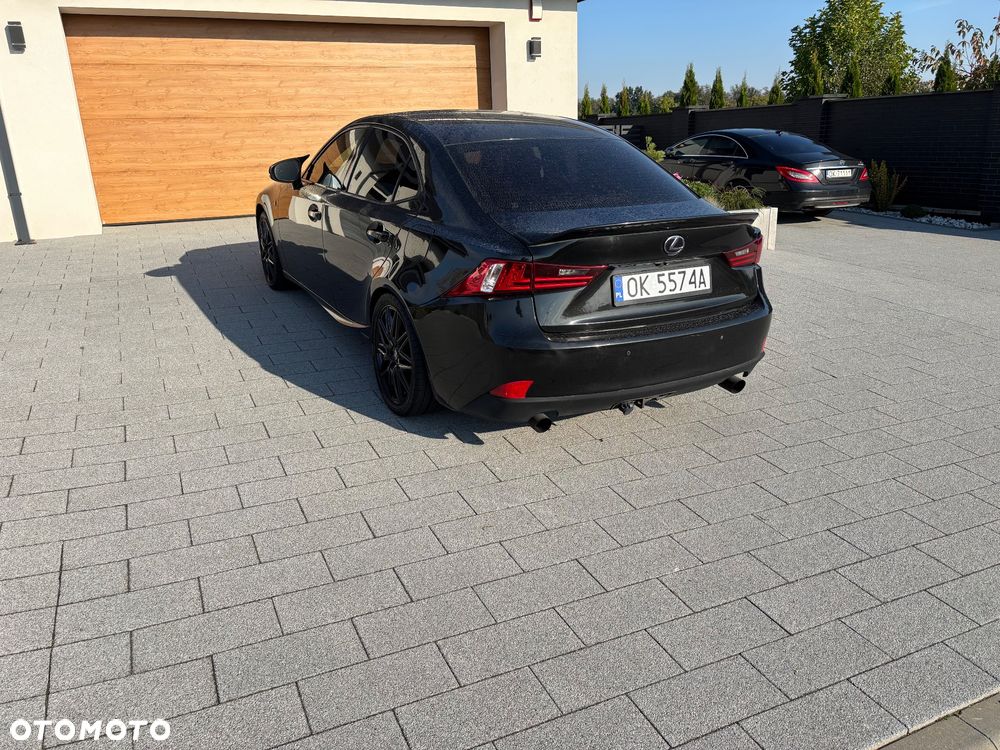Lexus IS ver-300h-f-impression - 11