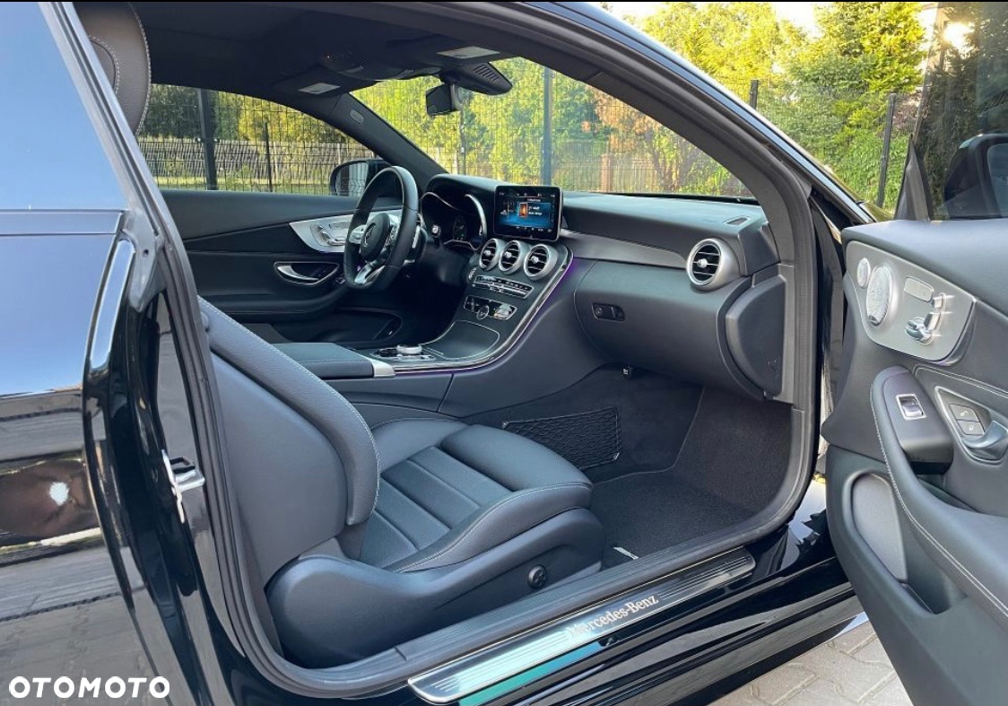 Mercedes-Benz Klasa C 300 Coupe 9G-TRONIC AMG Line Plus - 13