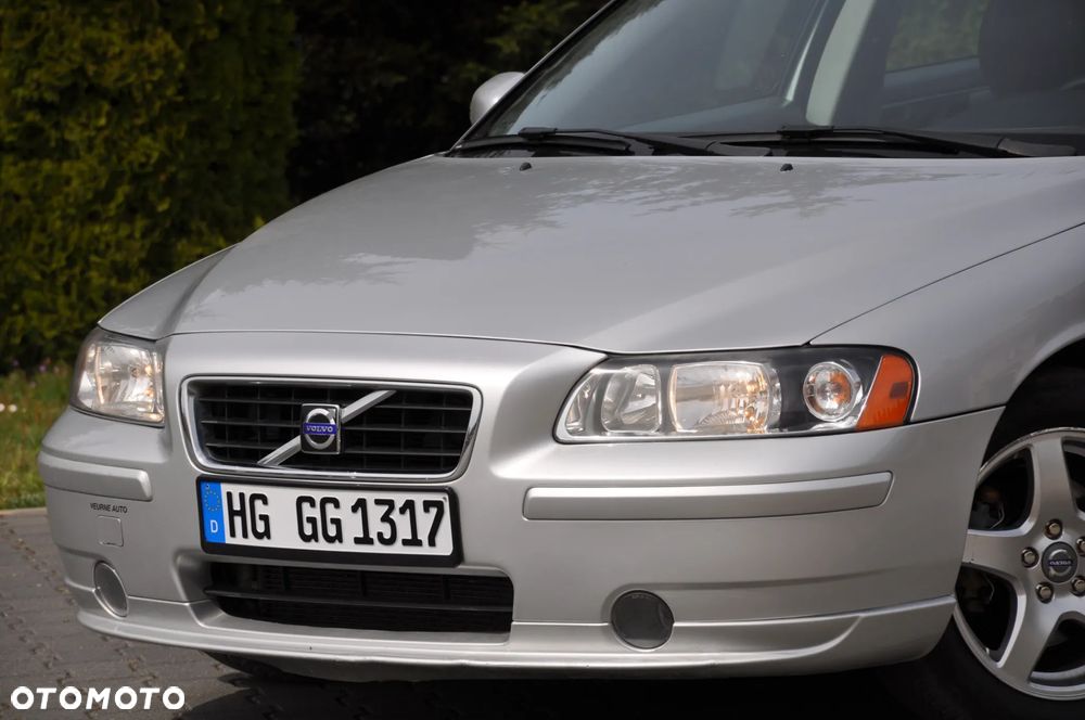 Volvo S60 2.4D Momentum - 5