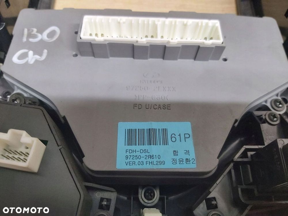 HYUNDAI i30 I panel nawiewu klimatyzacji ramka radia nawiew 97250-2R610 - 4