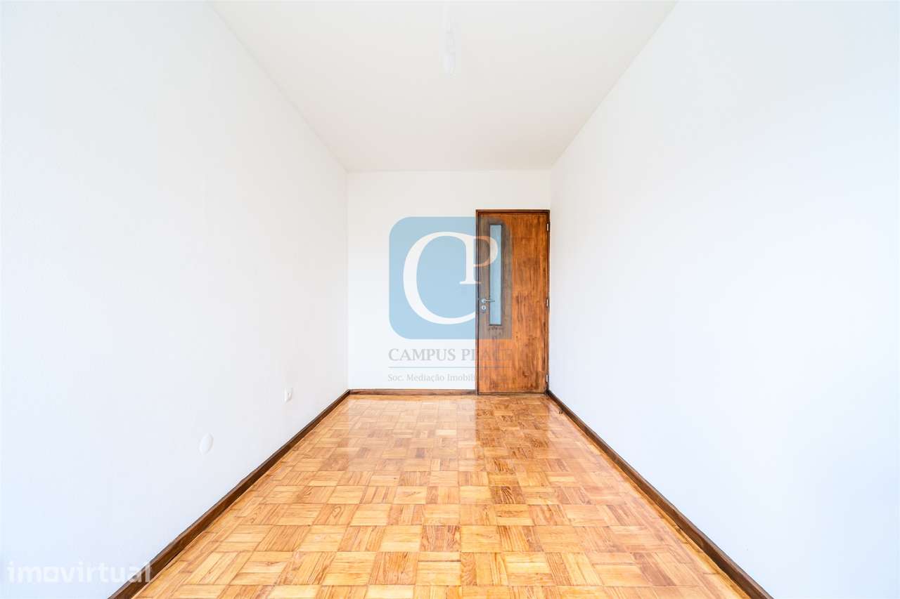 2 Andares Moradia T2 com terraço e box, junto ao Marshopping - Grande imagem: 4/25