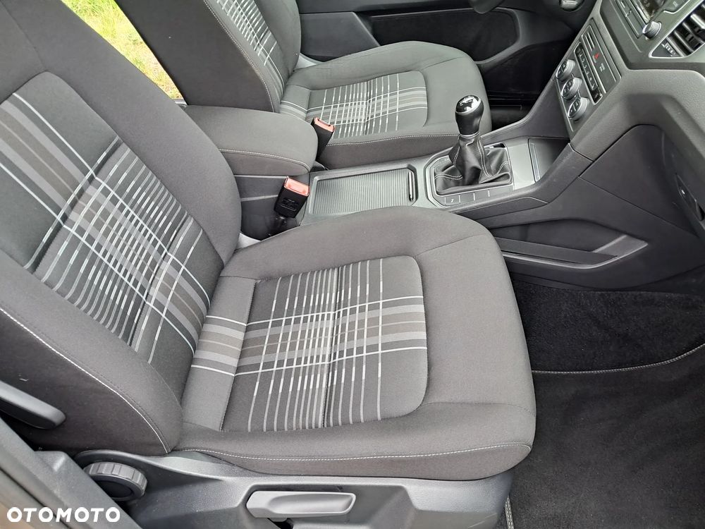Volkswagen Golf Sportsvan - 13