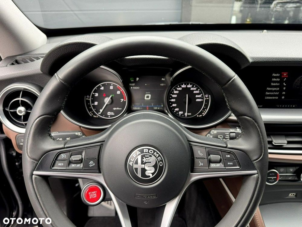 Alfa Romeo Stelvio - 15