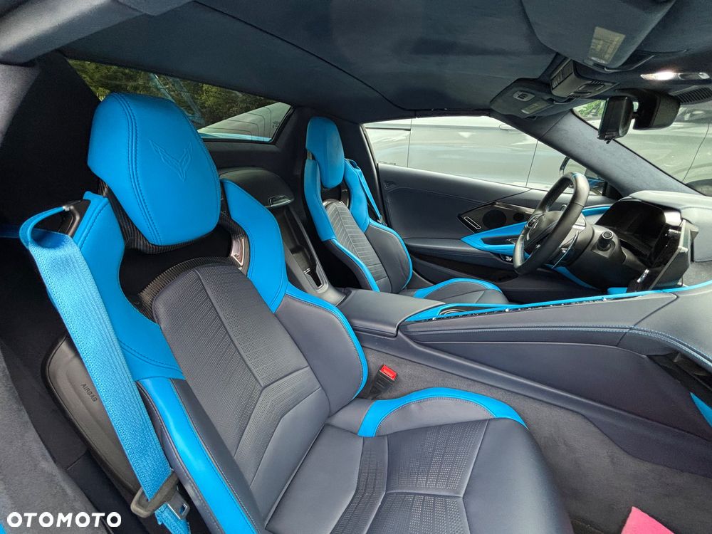 Chevrolet Corvette - 20