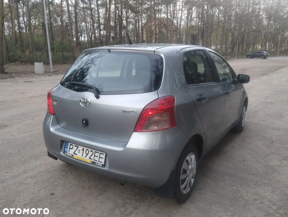 Toyota Yaris - 4