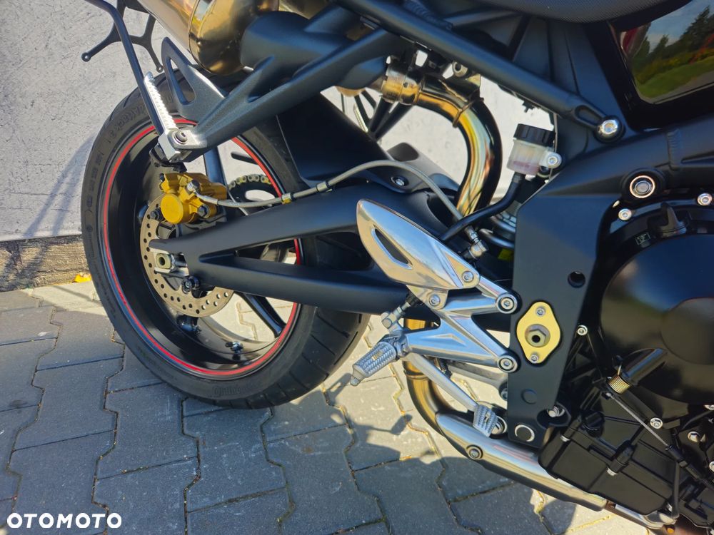 Triumph Street Triple - 24