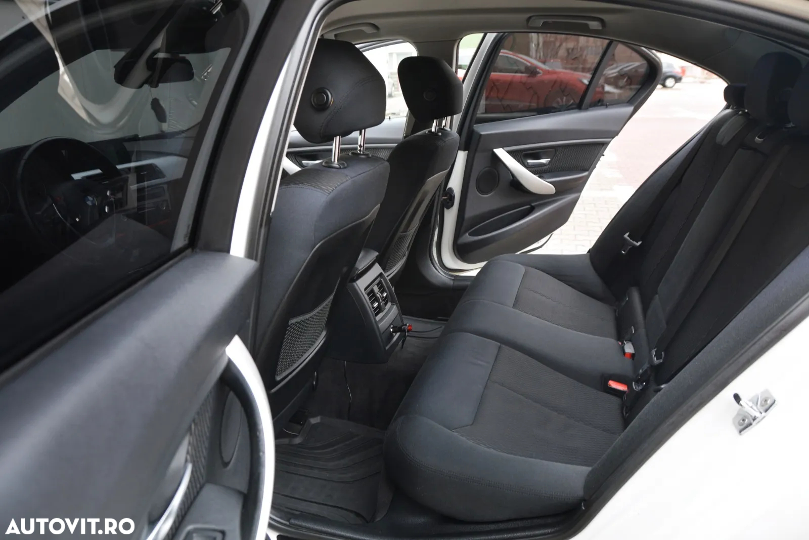 BMW Seria 3 320d - 22