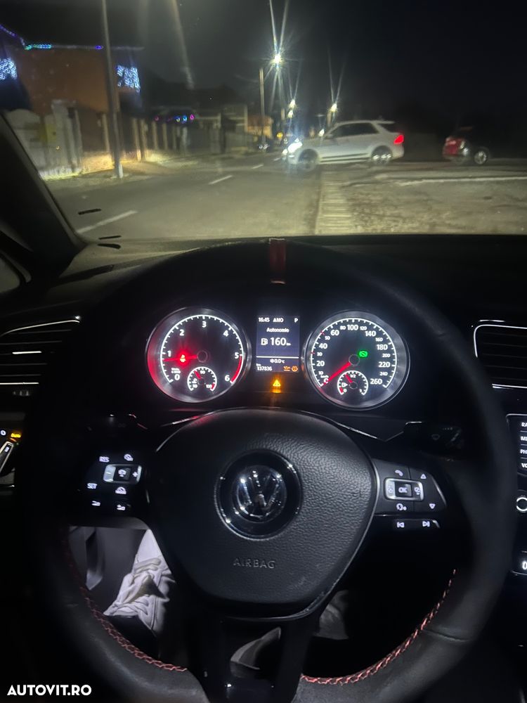 Volkswagen Golf 2.0 TDI BlueMotion Technology DSG Edition - 7