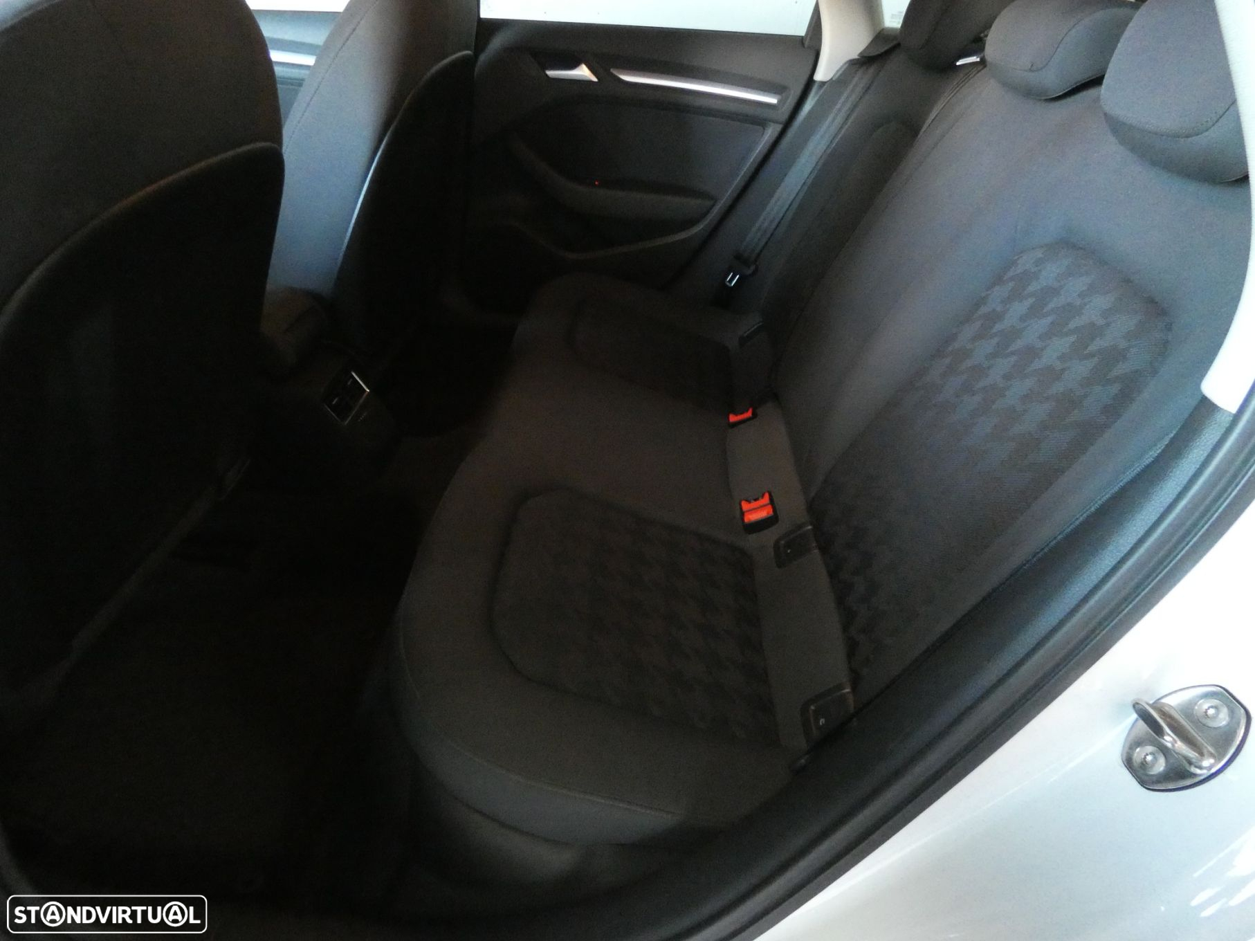 Audi A3 Sportback 1.6 TDI Advance - 6