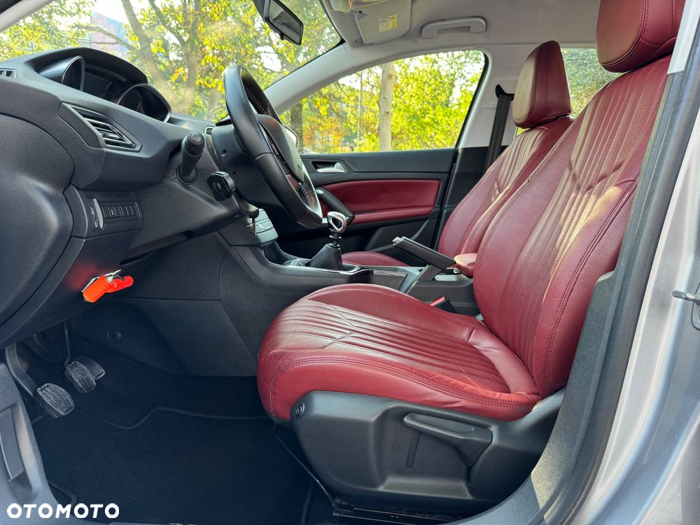 Peugeot 308 SW BlueHDi 130 Allure - 16