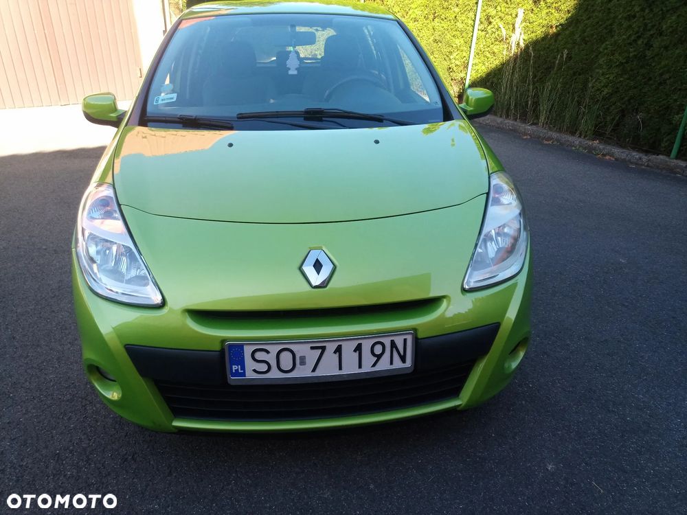Renault Clio 2010 photo 2