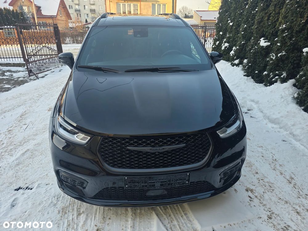 Chrysler Pacifica - 3