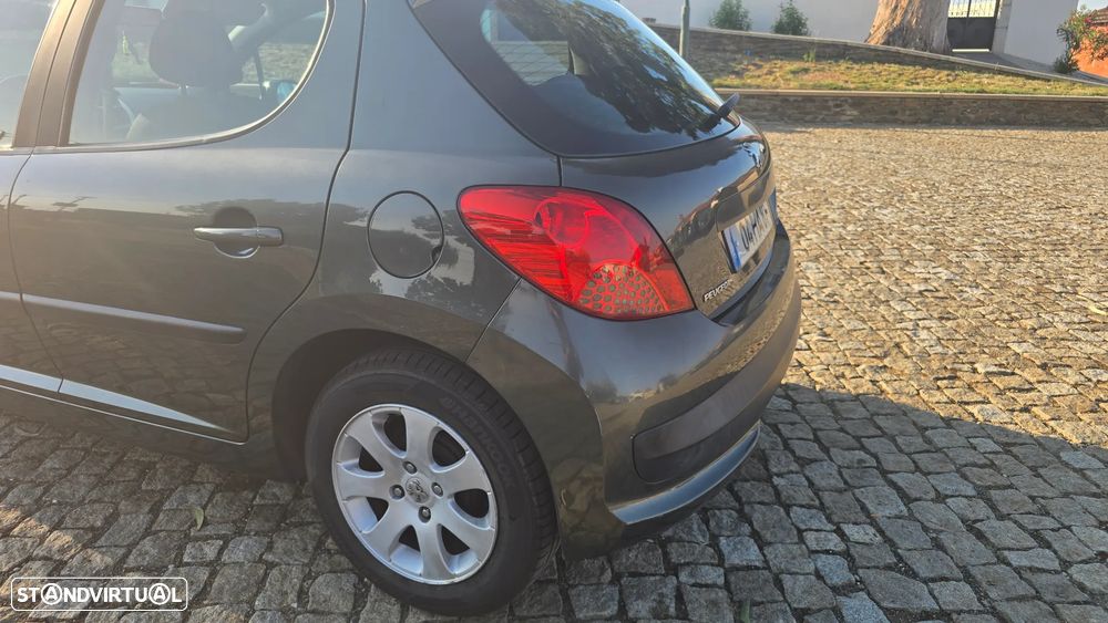 Peugeot 207 1.4 HDi Trendy - 6