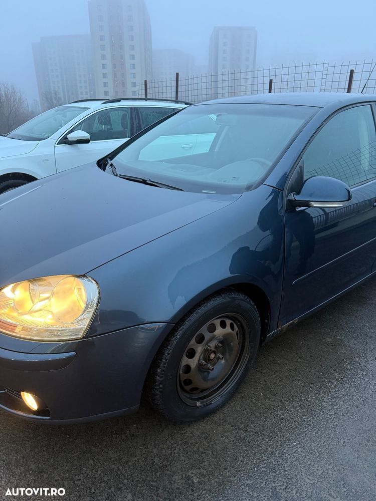 Volkswagen Golf 1.9 TDI DPF Tour - 4