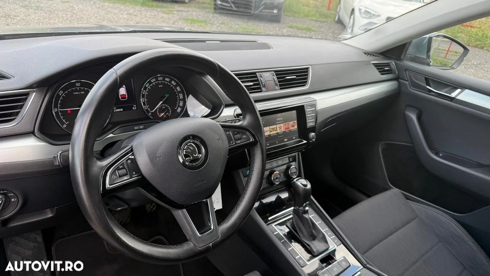 Skoda Superb 2.0 TDI DSG Style - 11
