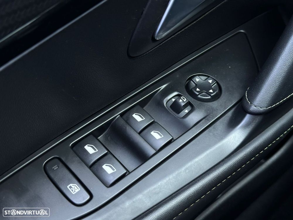 Peugeot e-208 50 kWh GT - 15