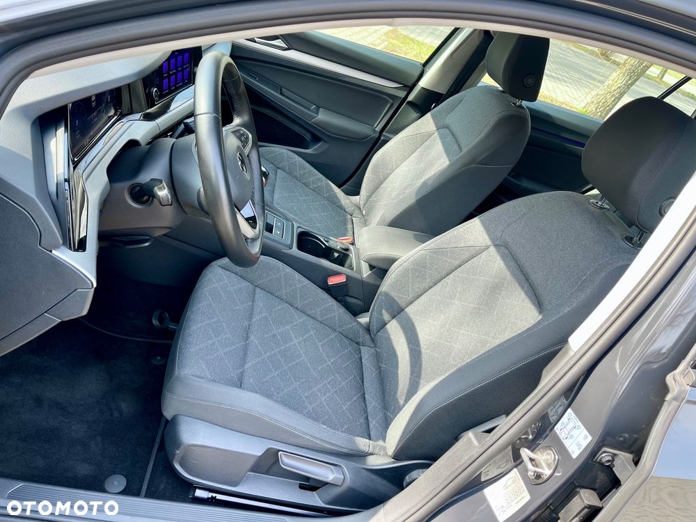 Volkswagen Golf - 8