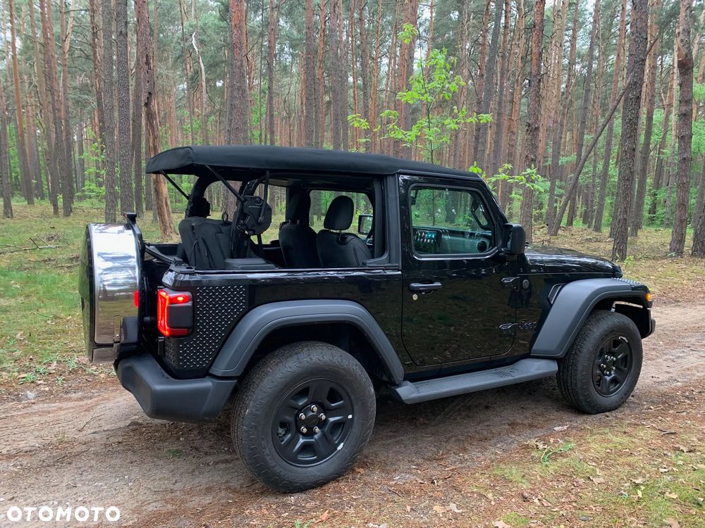 Jeep Wrangler - 3
