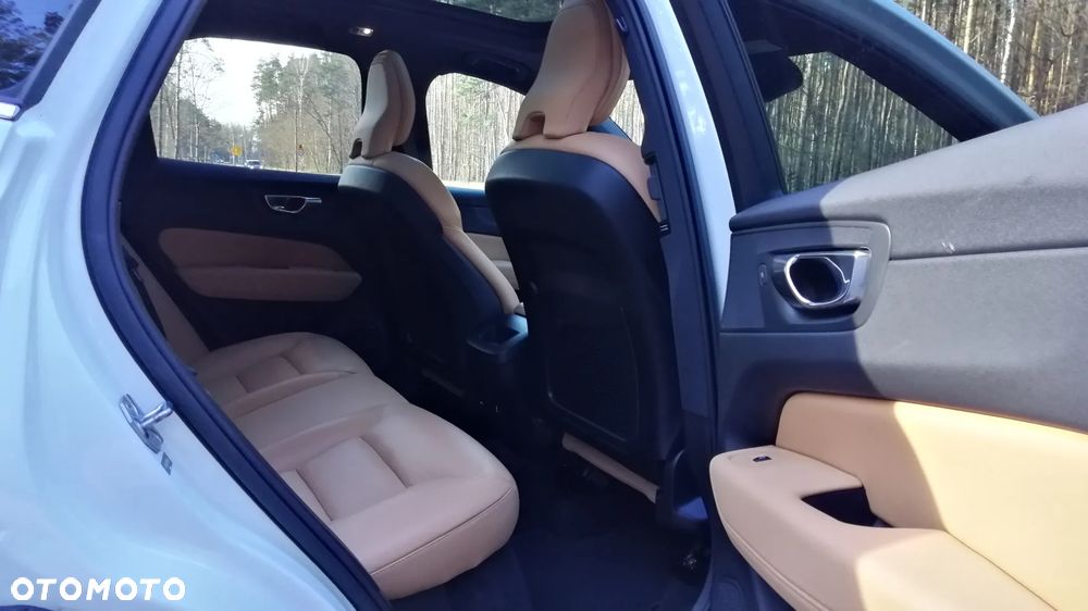 Volvo XC 60 T5 AWD Momentum - 16