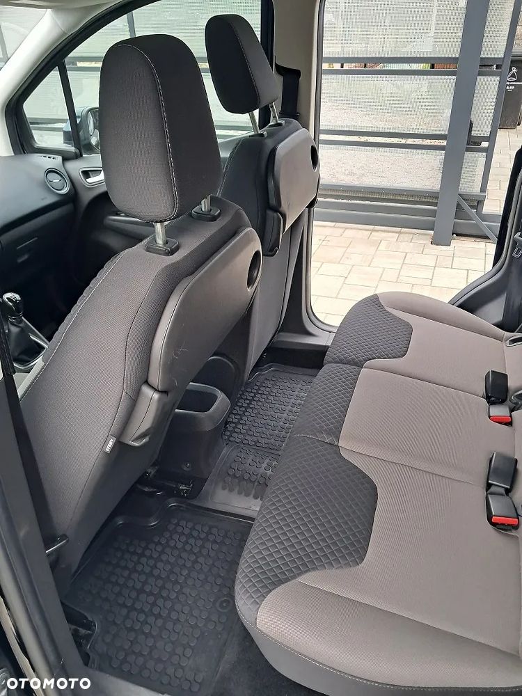 Ford Tourneo Courier - 15