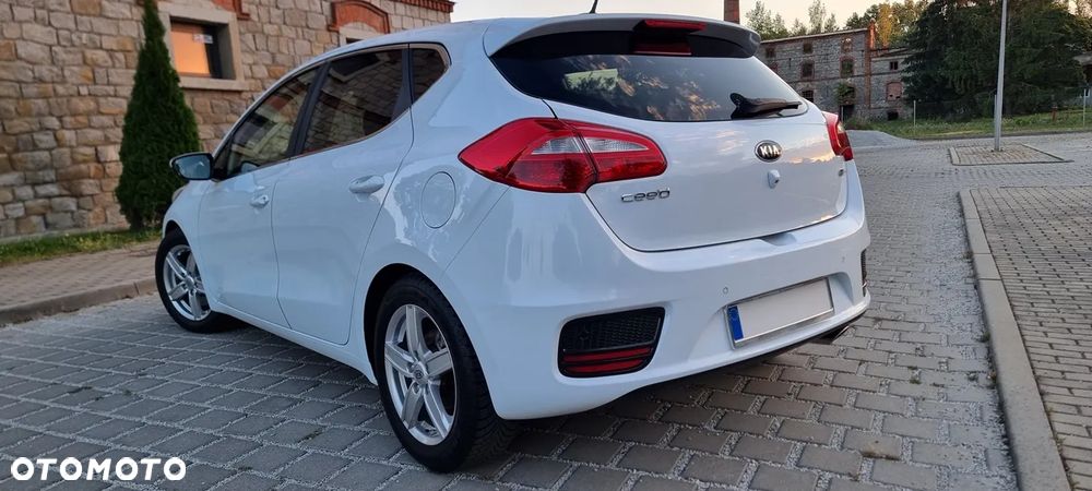 Kia Ceed 1.6 GDI Dream Team Edition - 8