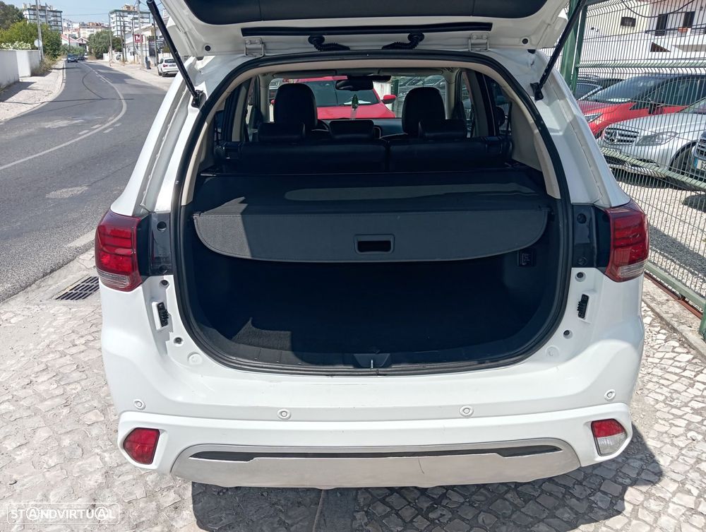 Mitsubishi Outlander 2.4 4WD Plug-In Hybrid Spirit+ - 21