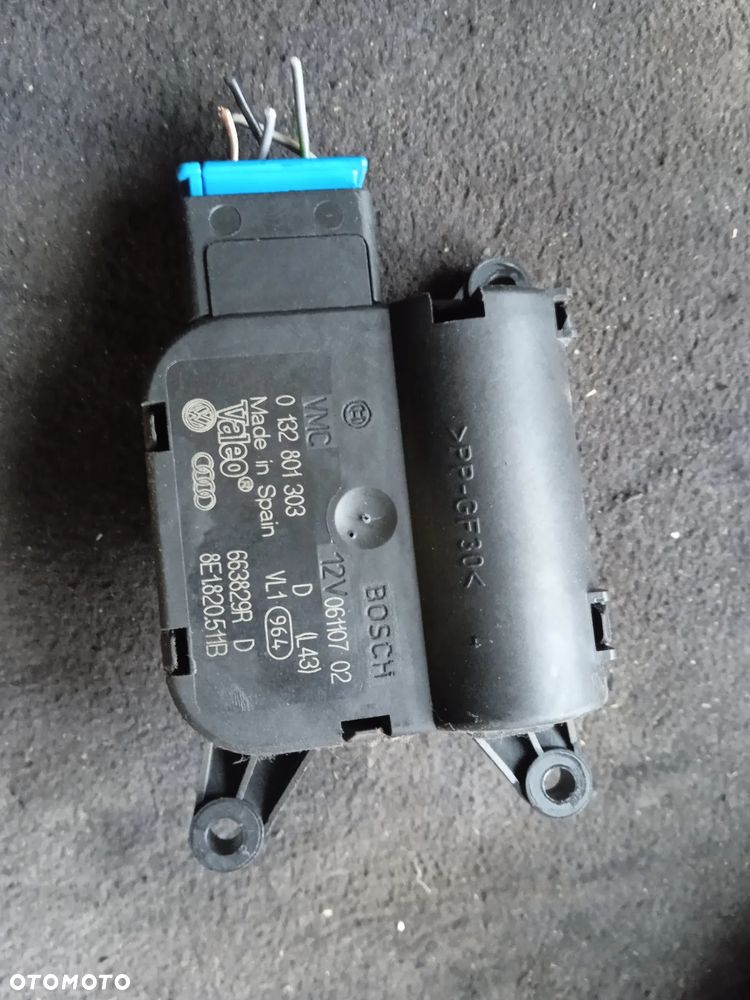 SILNIK NAGRZEWNICY AUDI 8E1820511B A4 B7 - 2