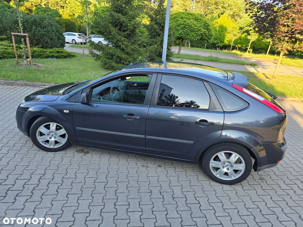 Ford Focus 1.6 Ambiente - 26