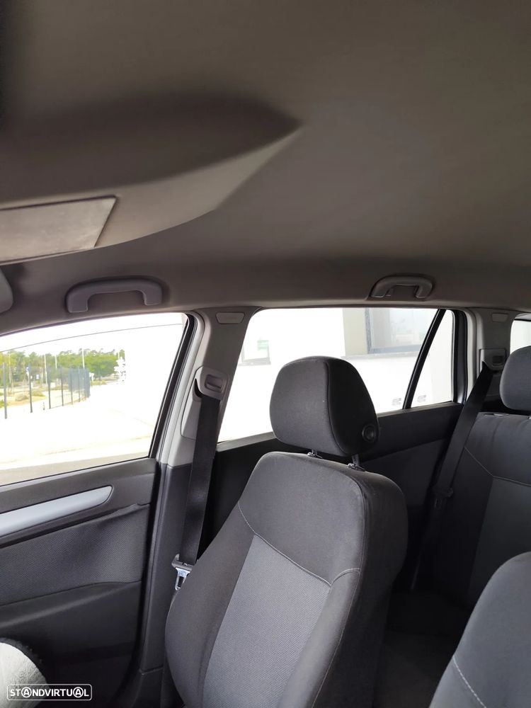 Opel Astra Caravan - 6