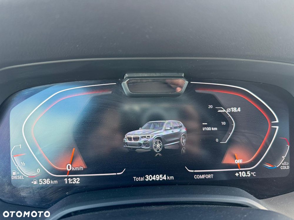 BMW X5 xDrive40d mHEV - 17