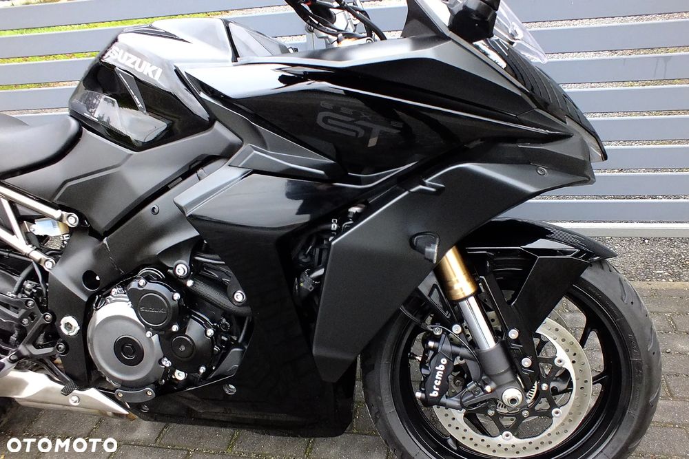 Suzuki GSX 1000 - 8
