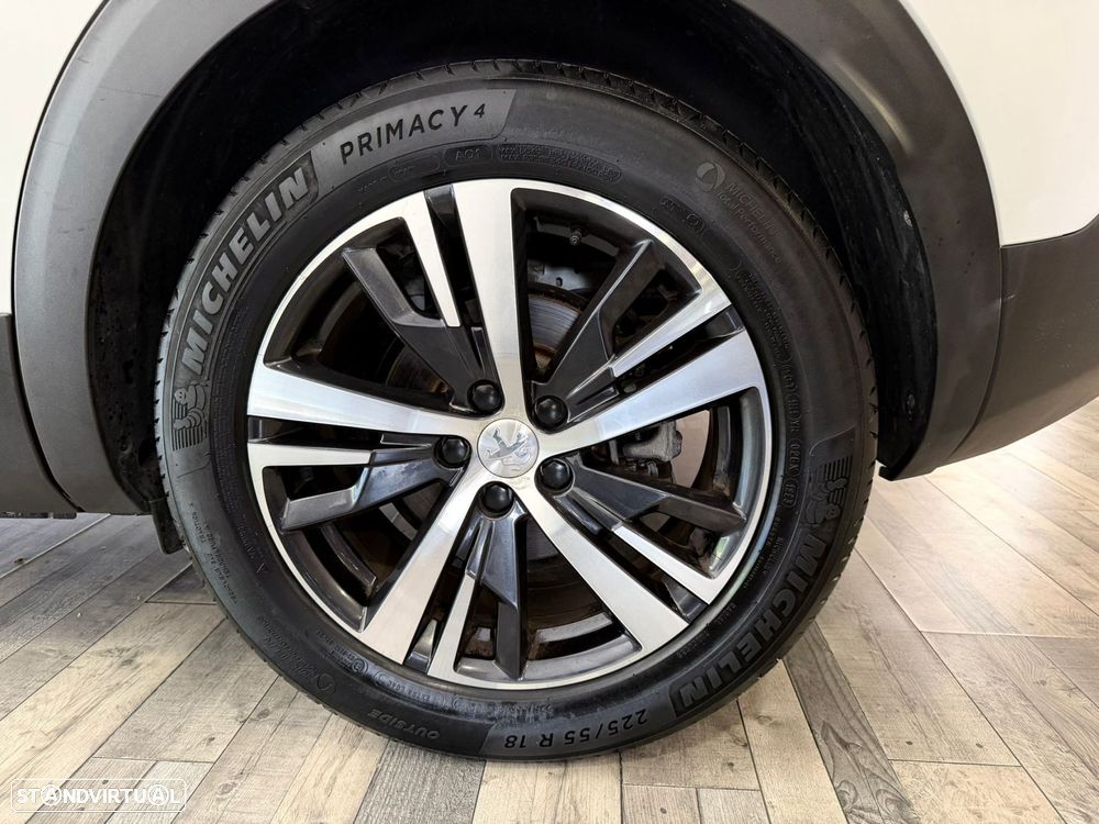 Peugeot 3008 1.2 PureTech Allure Pack EAT8 - 24