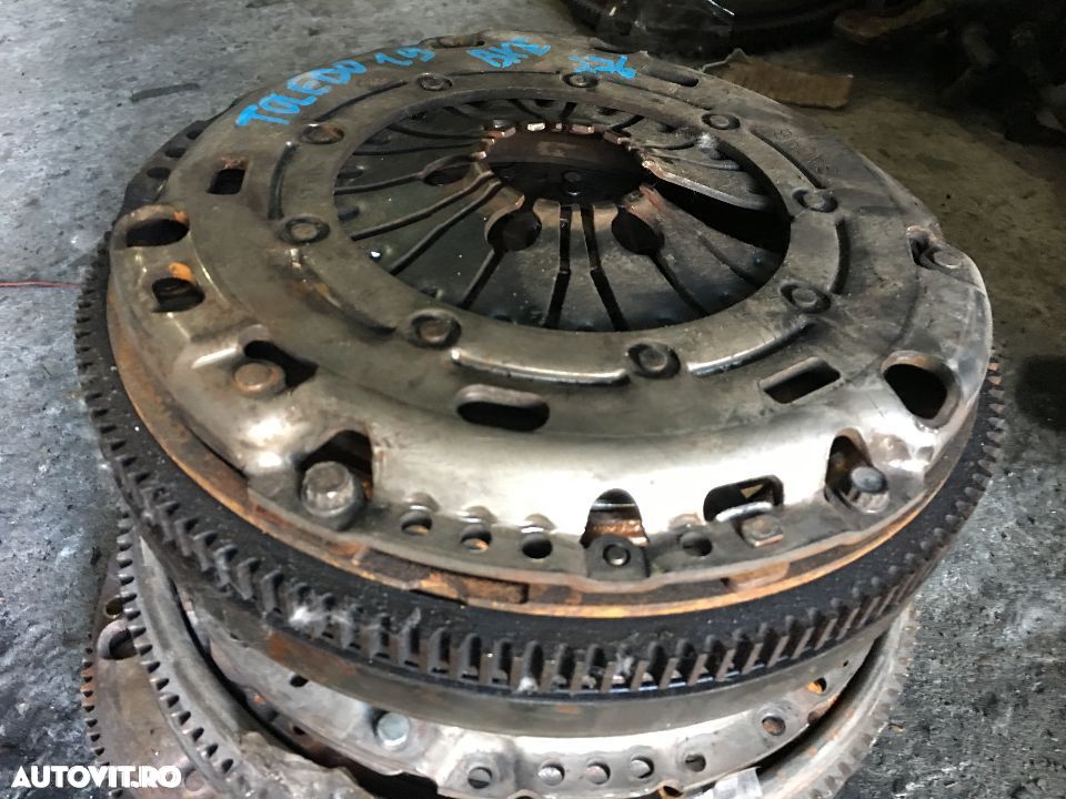 Kit Ambreiaj cu Volanta Masa Dubla Volkswagen Golf 5 1.9TDI BLS 2003 - 2009 - 2