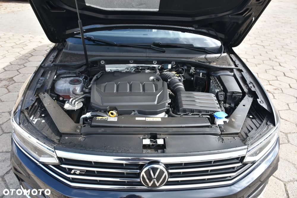 Volkswagen Passat Variant 2.0 TDI SCR DSG 4Motion Business - 32